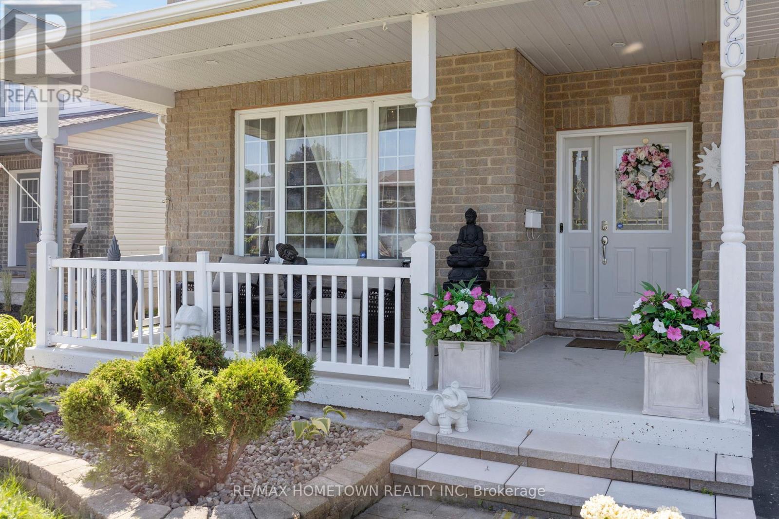 1020 CRESTWOOD DRIVE