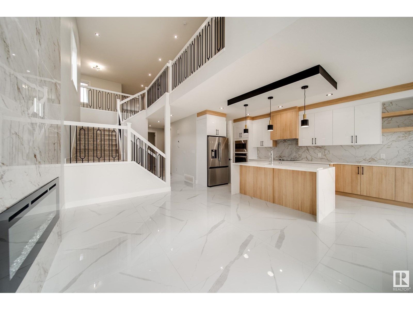 8803 183 AV NW