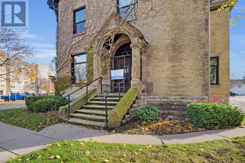 533 QUEENS AVENUE London ON N6B1Y3