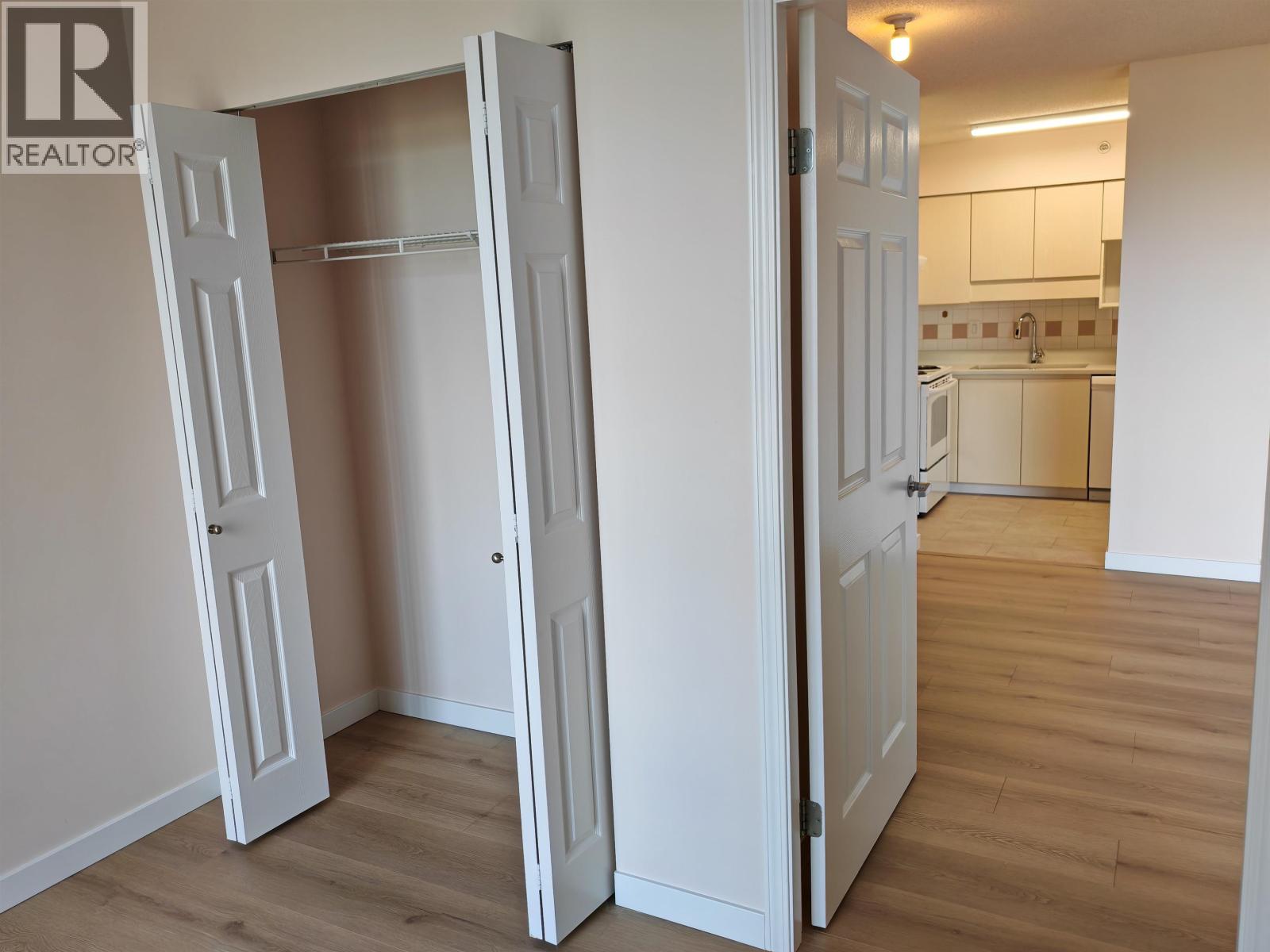 807 8246 LANSDOWNE ROAD