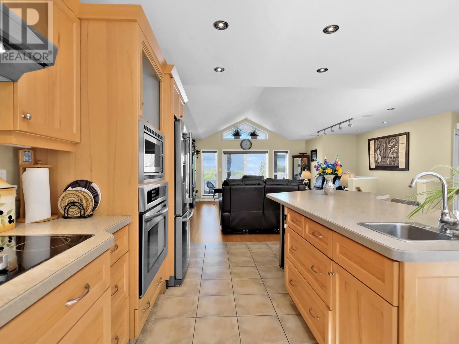 695 Pineview Road Unit# 102