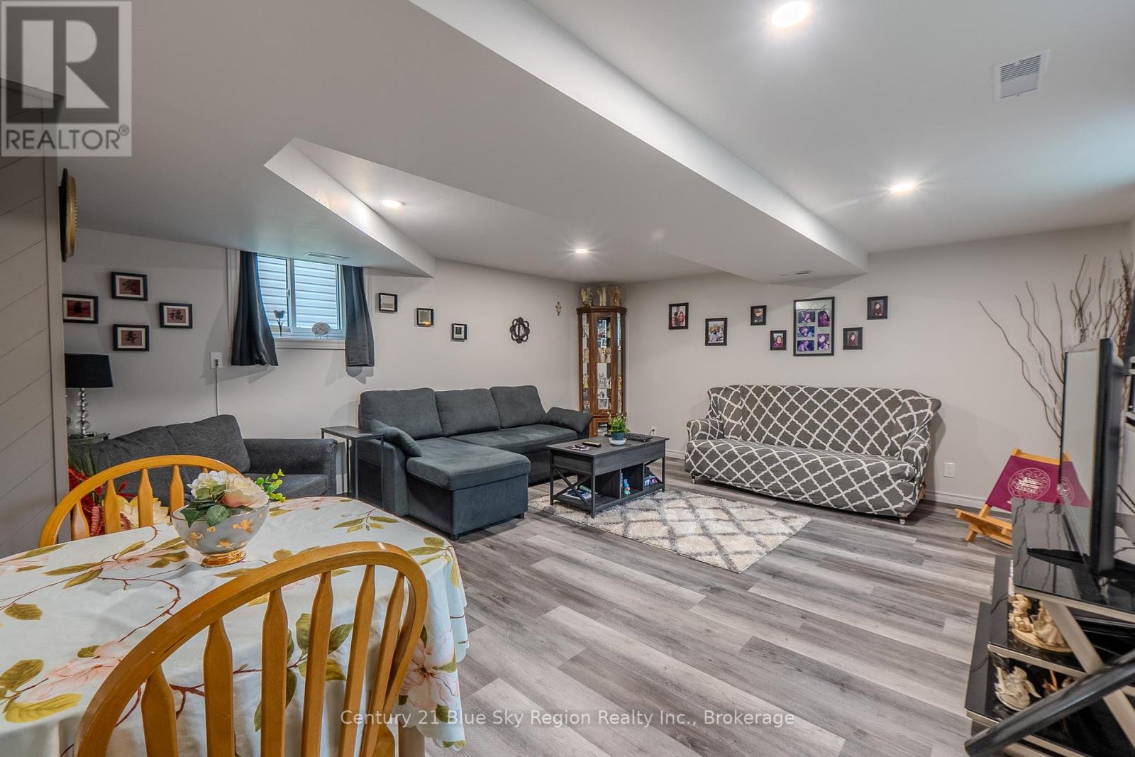 242 PRINCESS STREET E