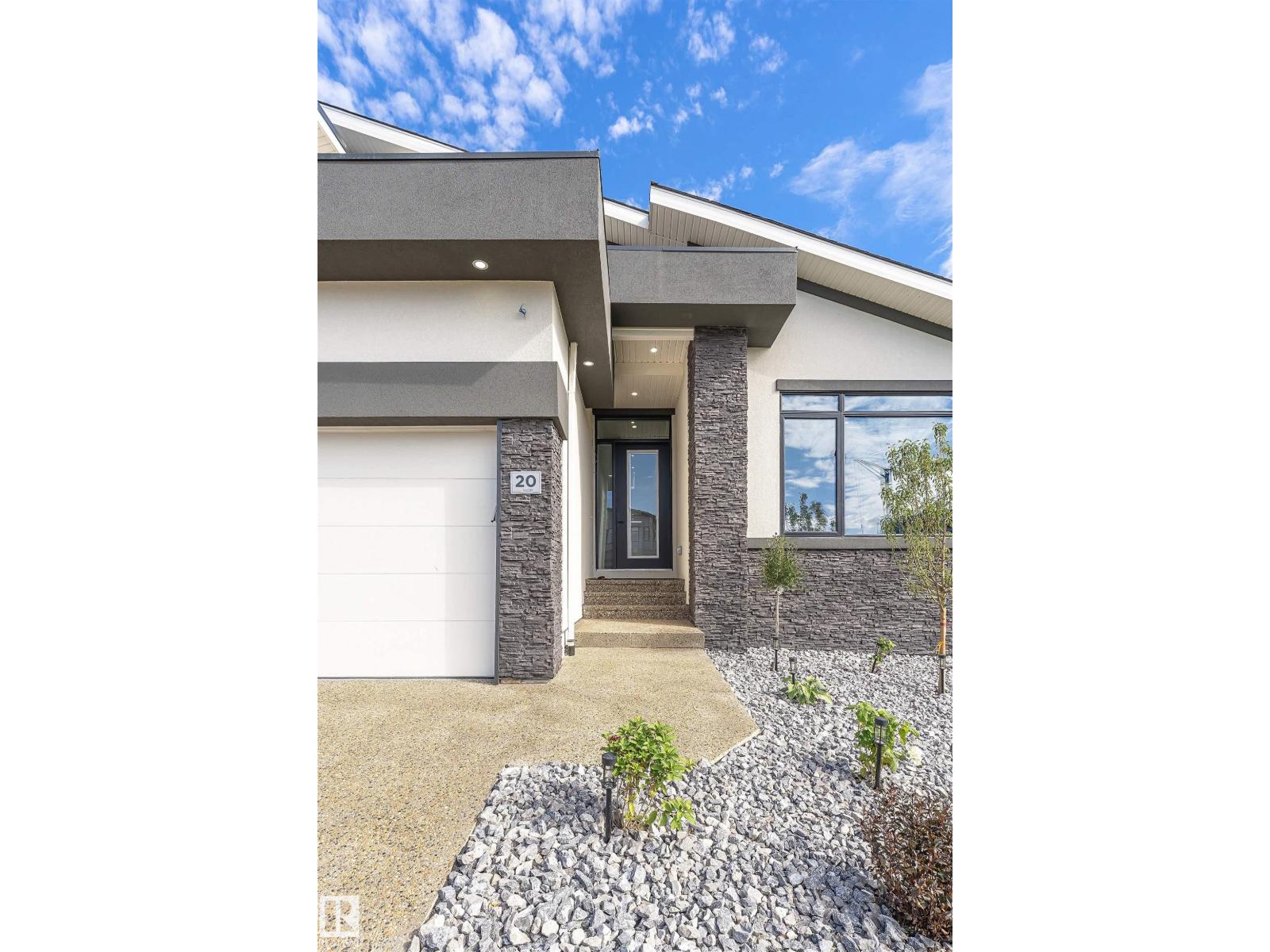 20 EASTON CL