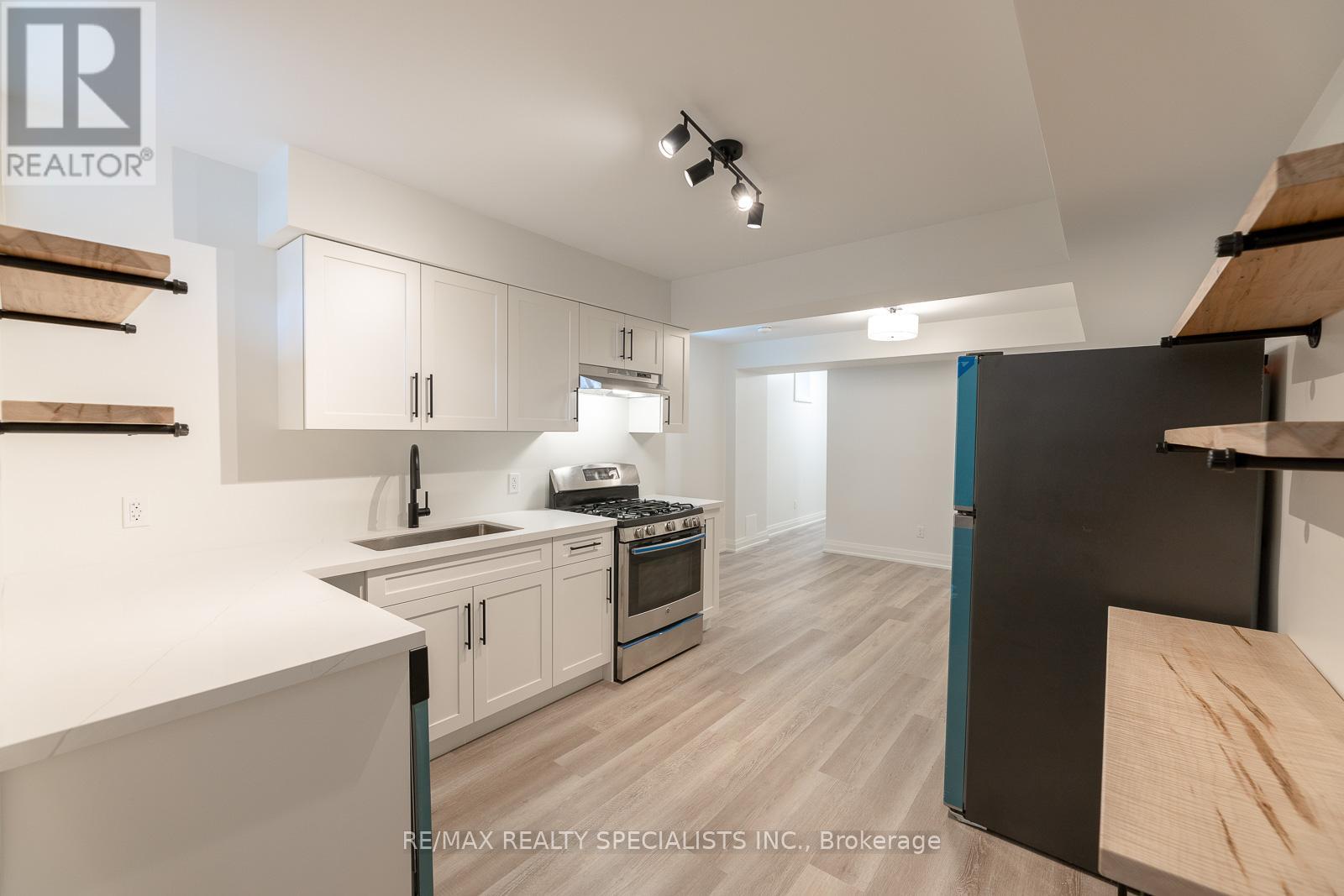 UNIT 1 - 82 MARCHMOUNT ROAD