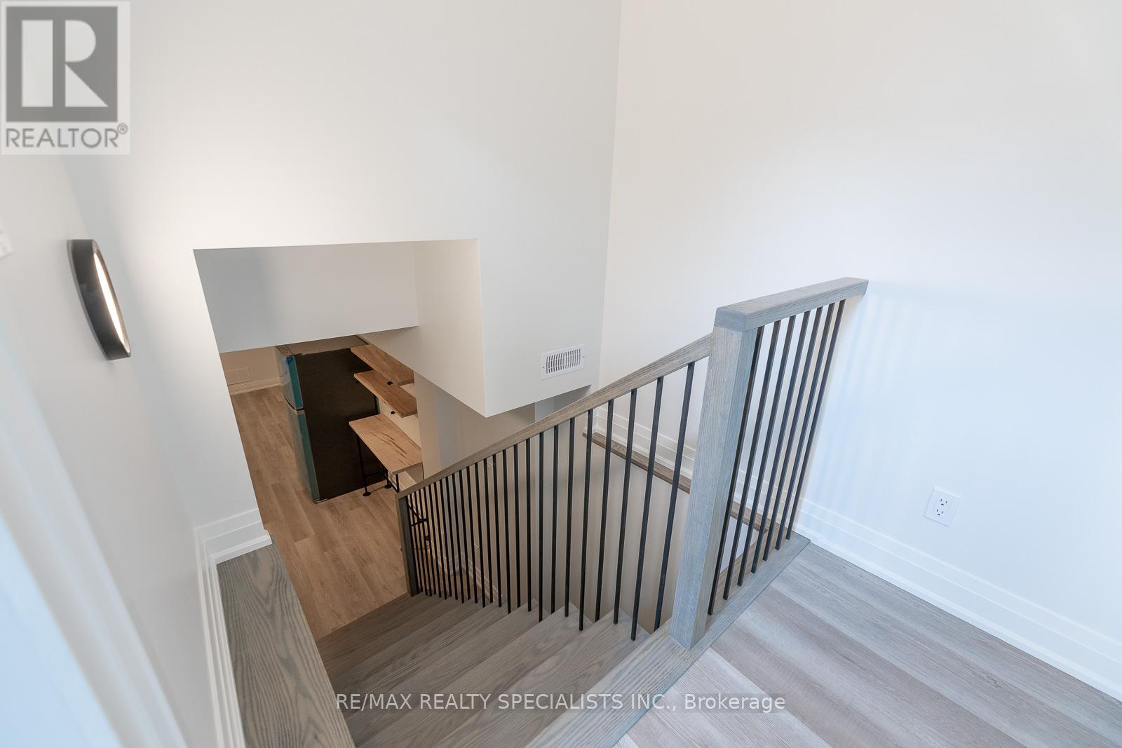 UNIT 1 - 82 MARCHMOUNT ROAD