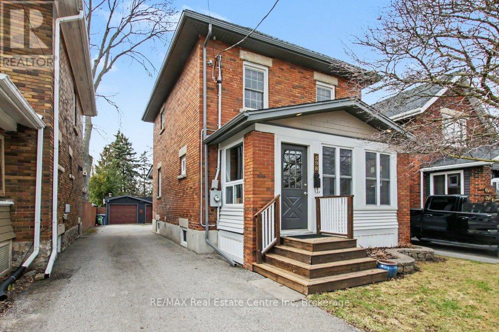598 WOOLWICH STREET
