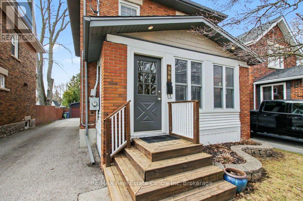 598 WOOLWICH STREET