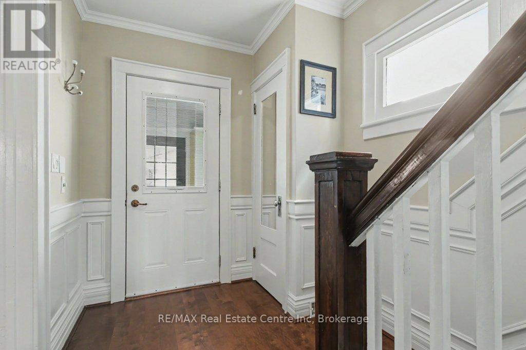 598 WOOLWICH STREET