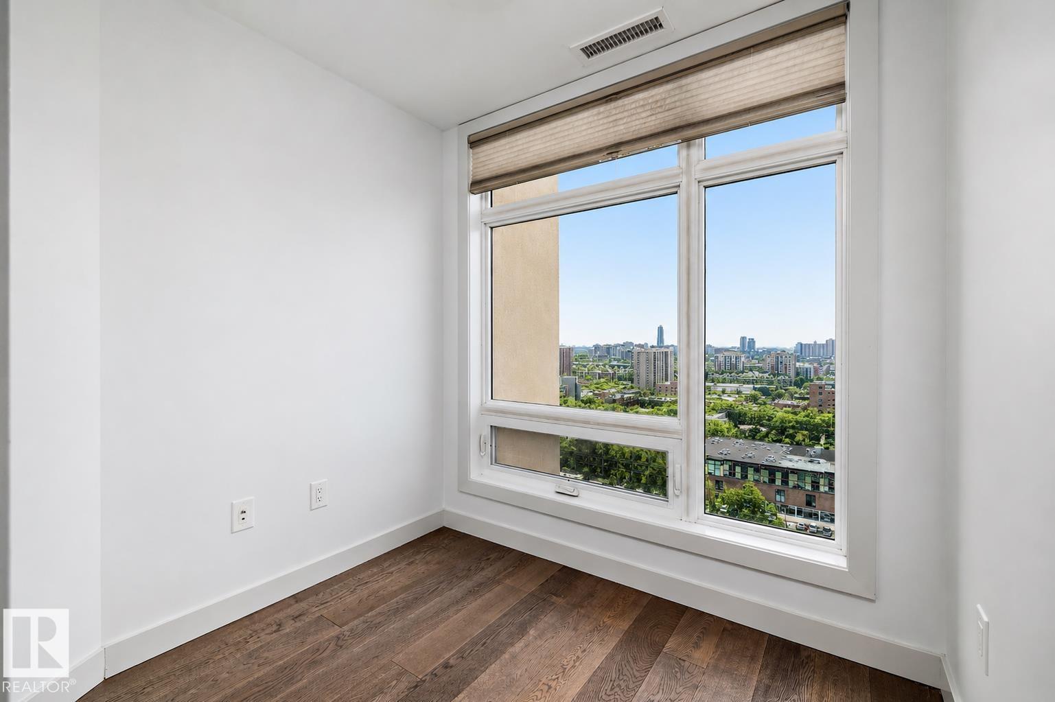 #1704 10388 105 ST NW