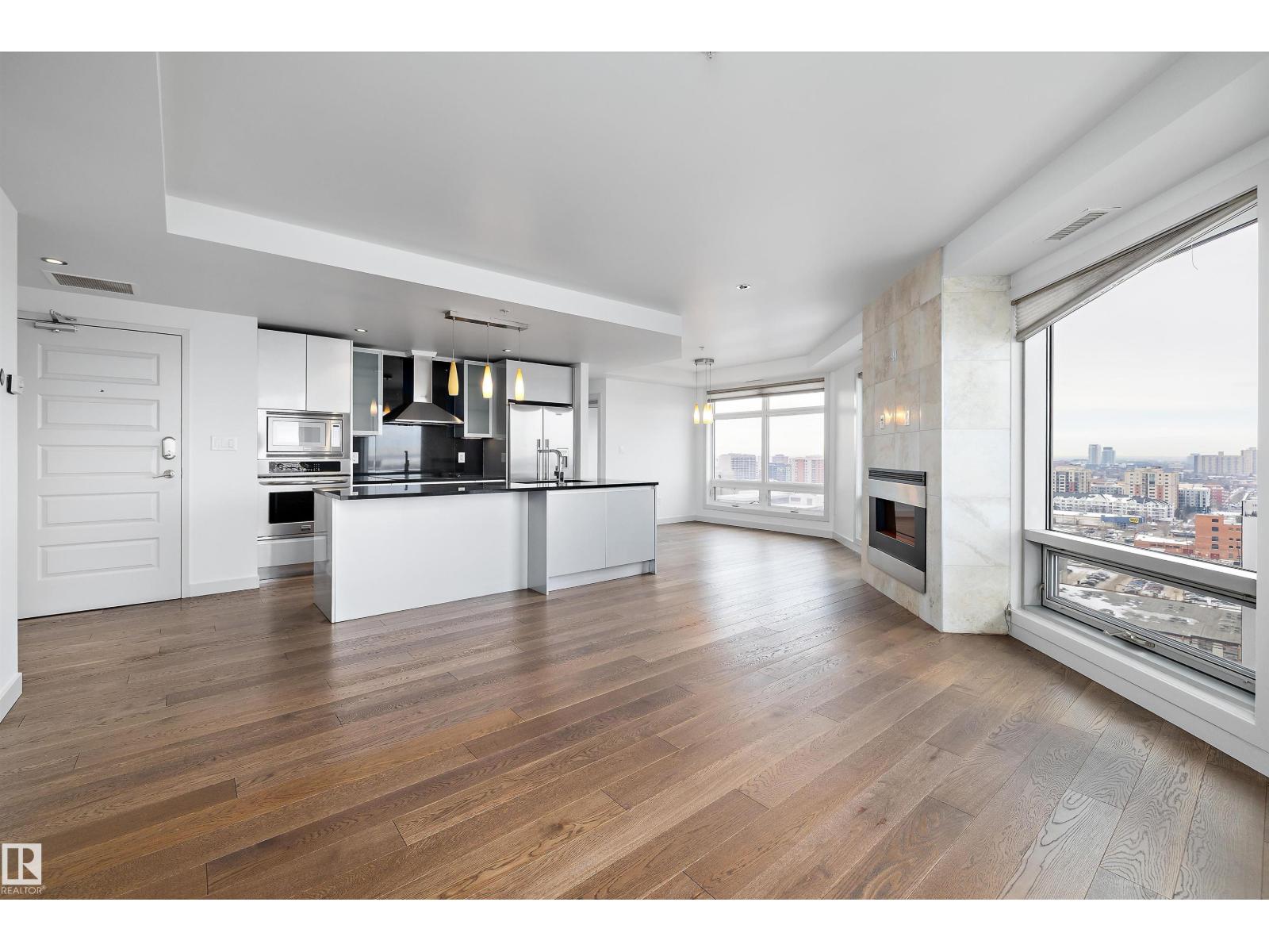 #1704 10388 105 ST NW