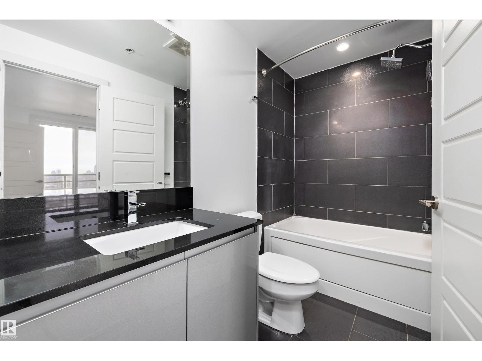 #1704 10388 105 ST NW