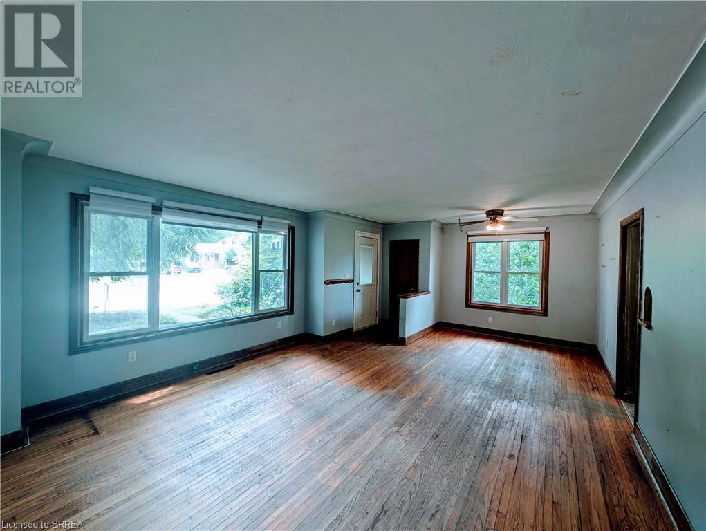 11 PARK Road S