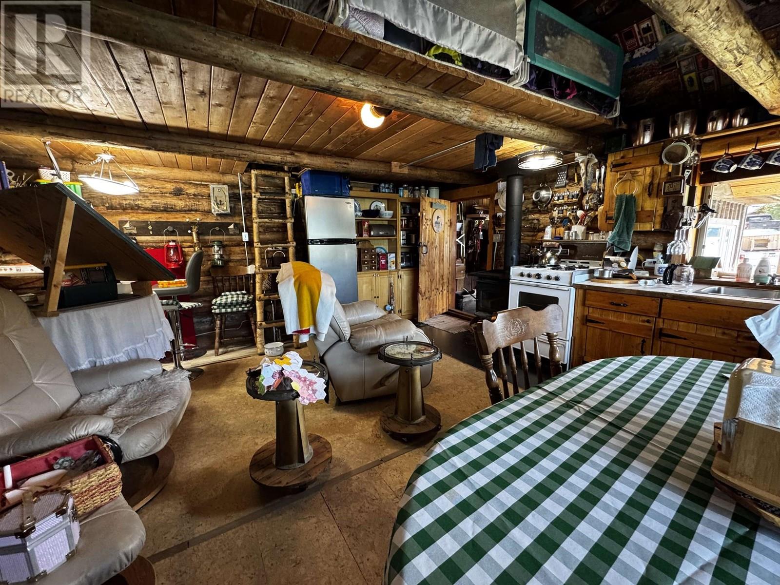 5276 CARIBOO LAKE ROAD