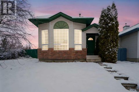153 Harvest Gold Circle NE Calgary AB T3K4H4