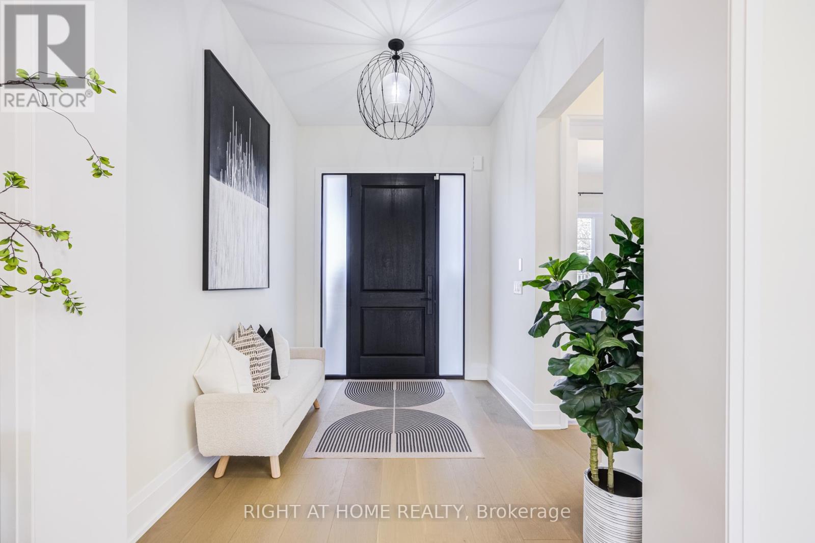 206 ELMWOOD CRESCENT