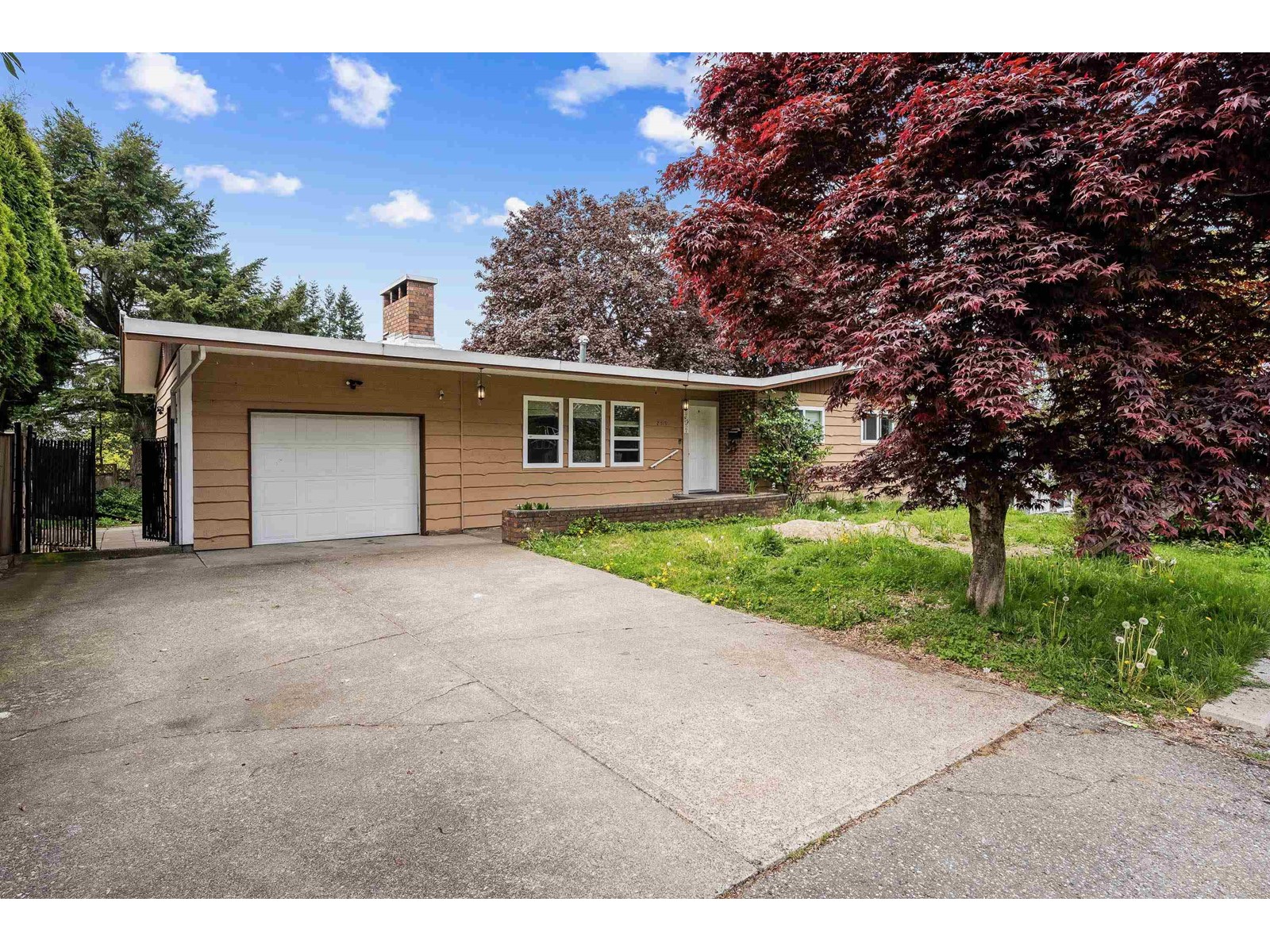 2519 MAGNOLIA CRESCENT