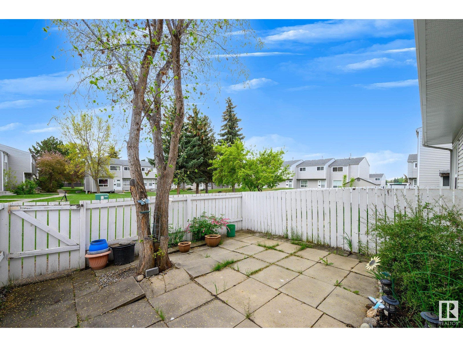 330 NORTHGATE TC NW