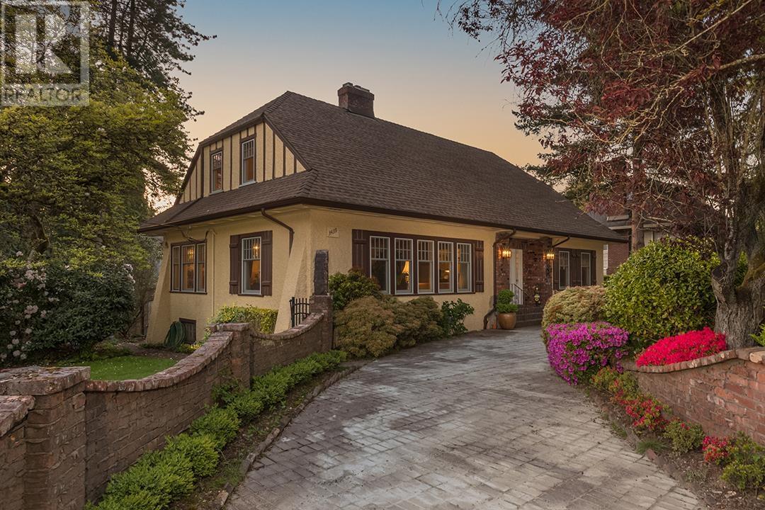 3439 CEDAR CRESCENT