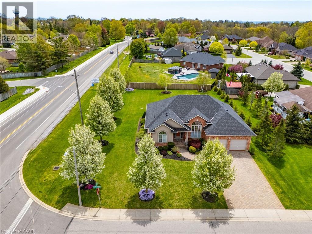 44 FOREST WOOD Drive