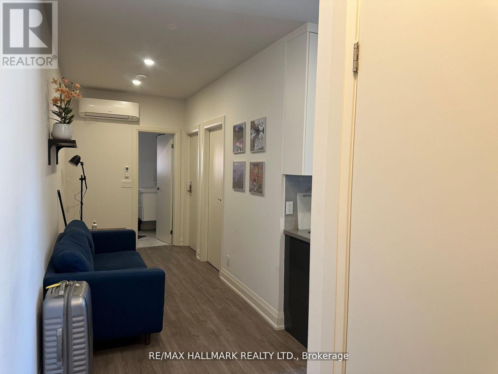 11 - 595 ST CLAIR AVENUE W