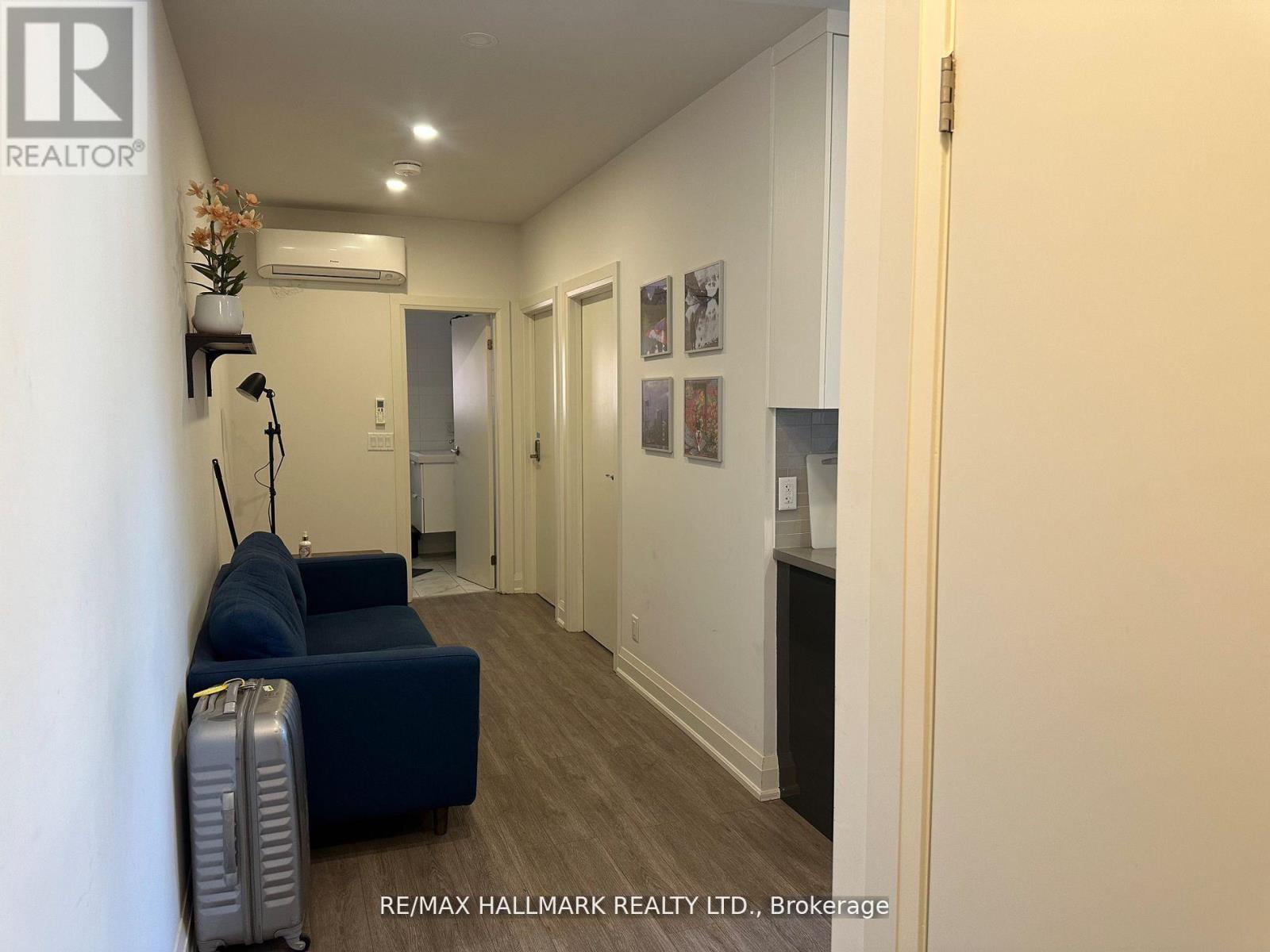 11 - 595 ST CLAIR AVENUE W