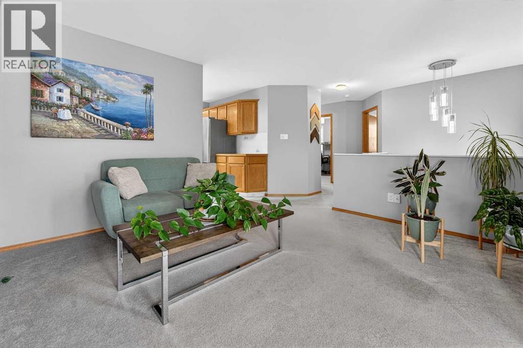 95 Stoney Crescent W