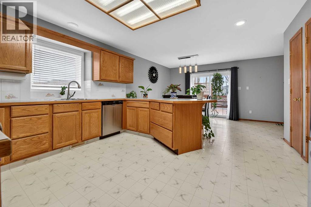 95 Stoney Crescent W