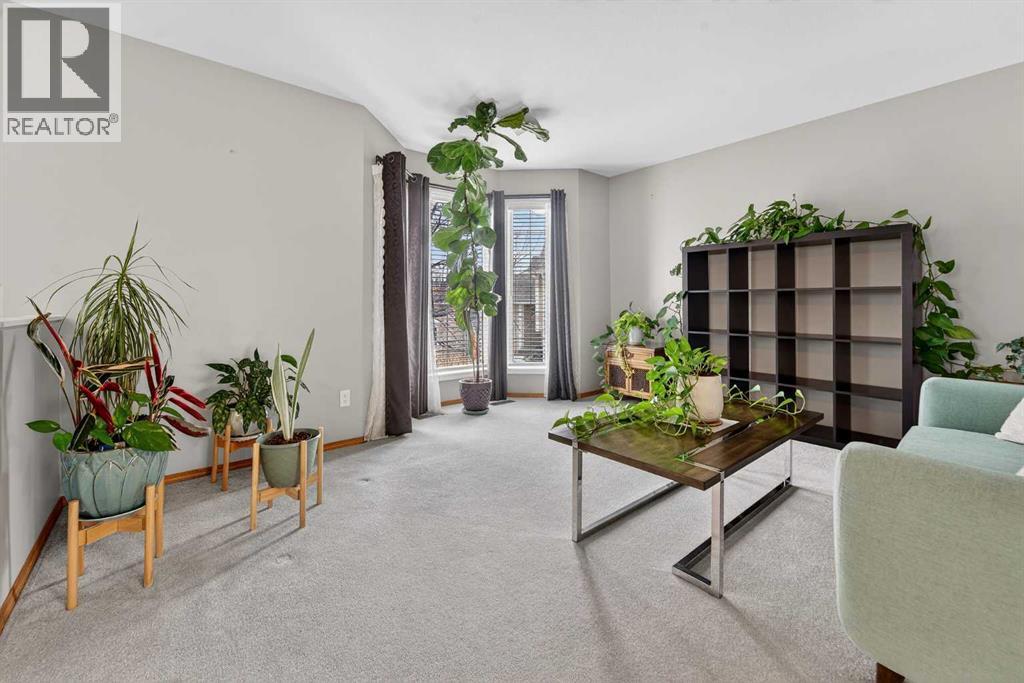 95 Stoney Crescent W