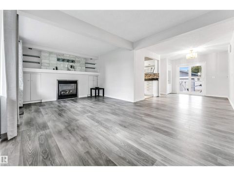 79 Garnet Cres Sherwood Park AB T8A2S1