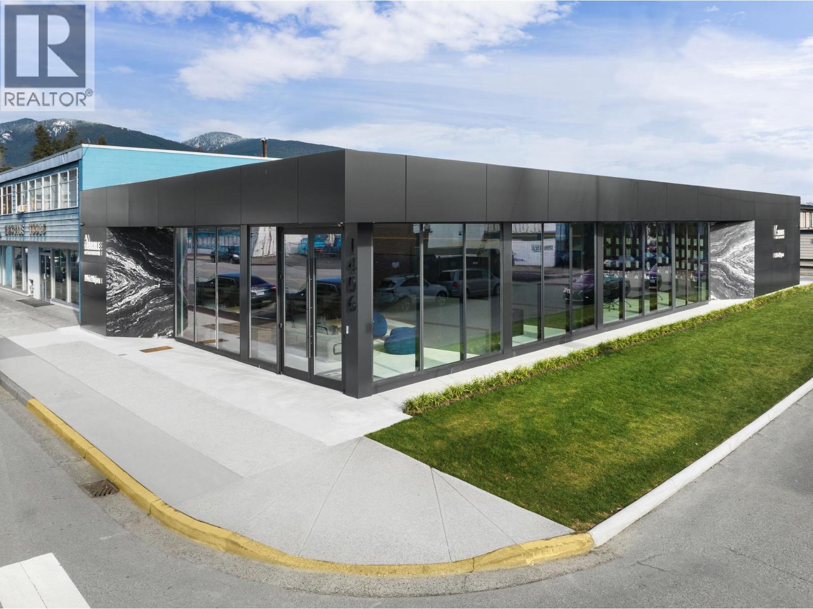 1406 PEMBERTON AVENUE