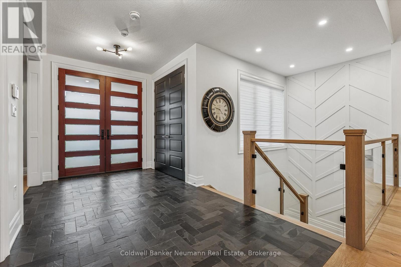 14 INVERHILL ROAD