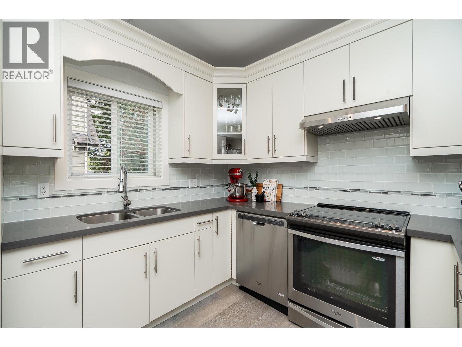 201 3488 SEFTON STREET