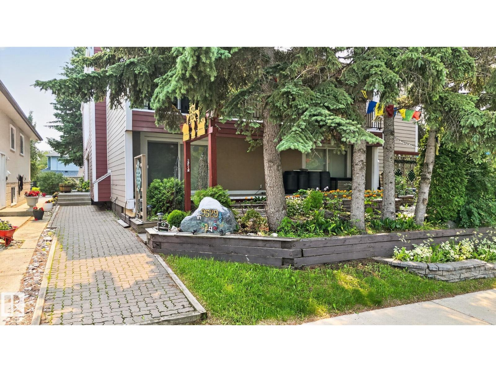 #4 9529 87 AV NW