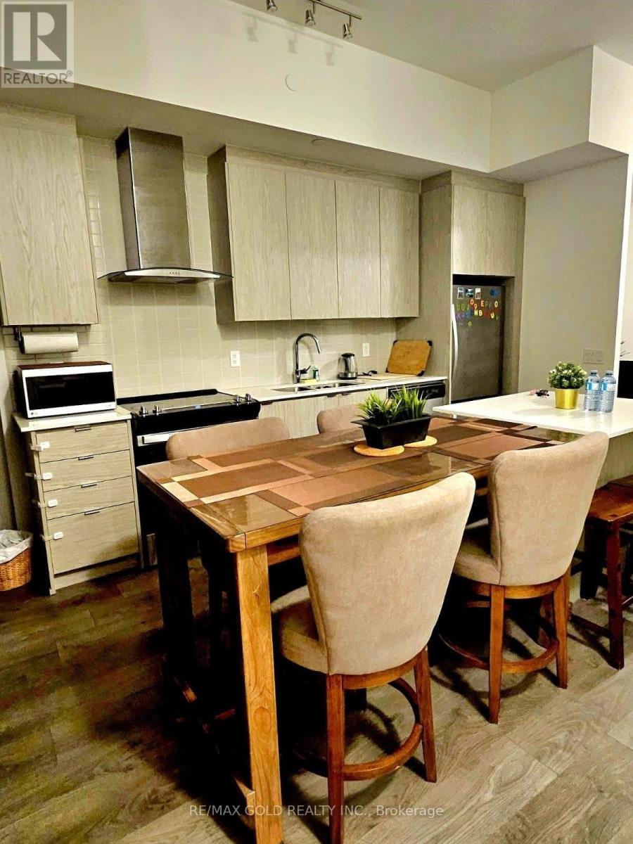 416 - 55 DUKE STREET