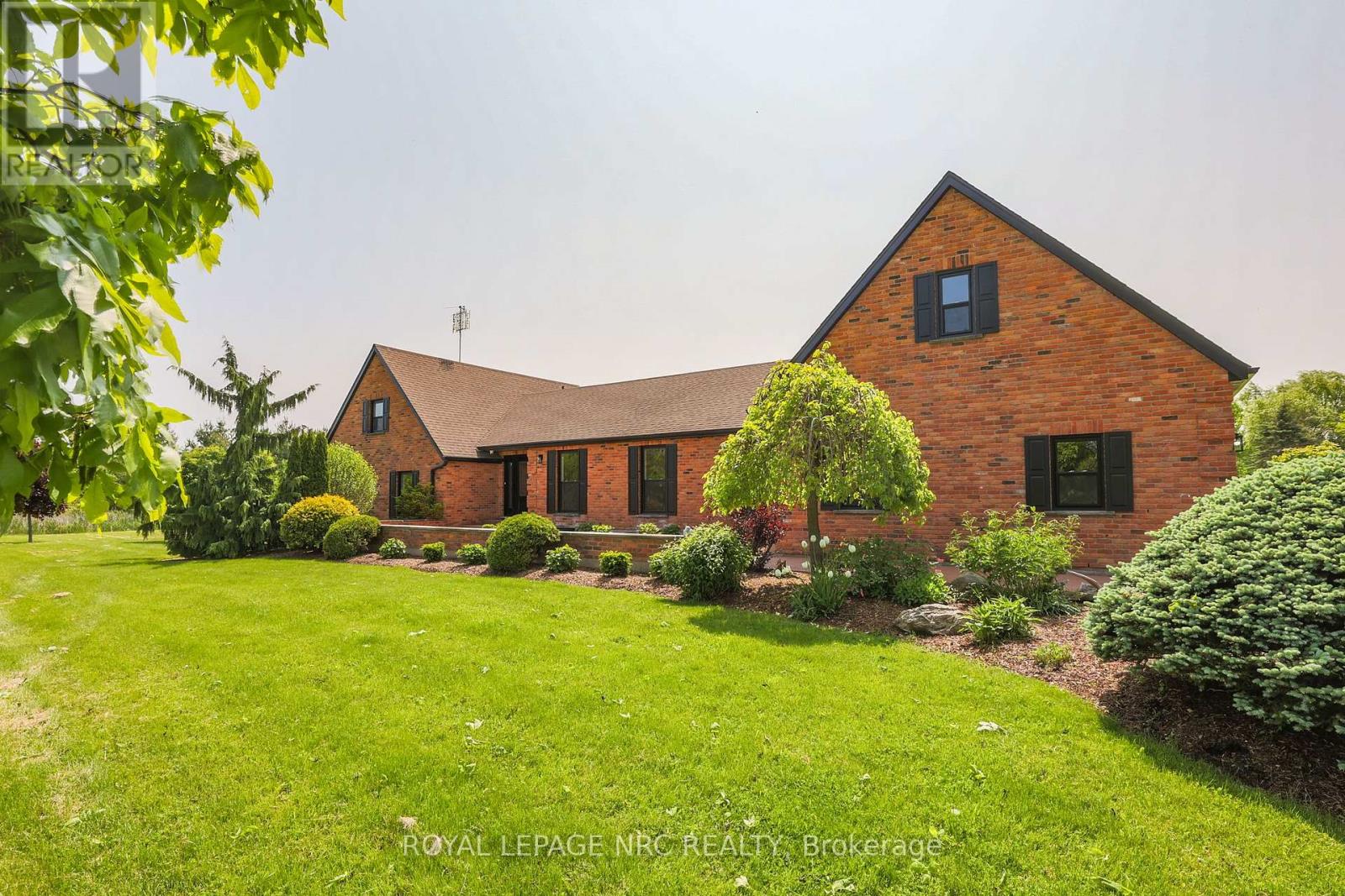 2021 VICTORIA AVENUE