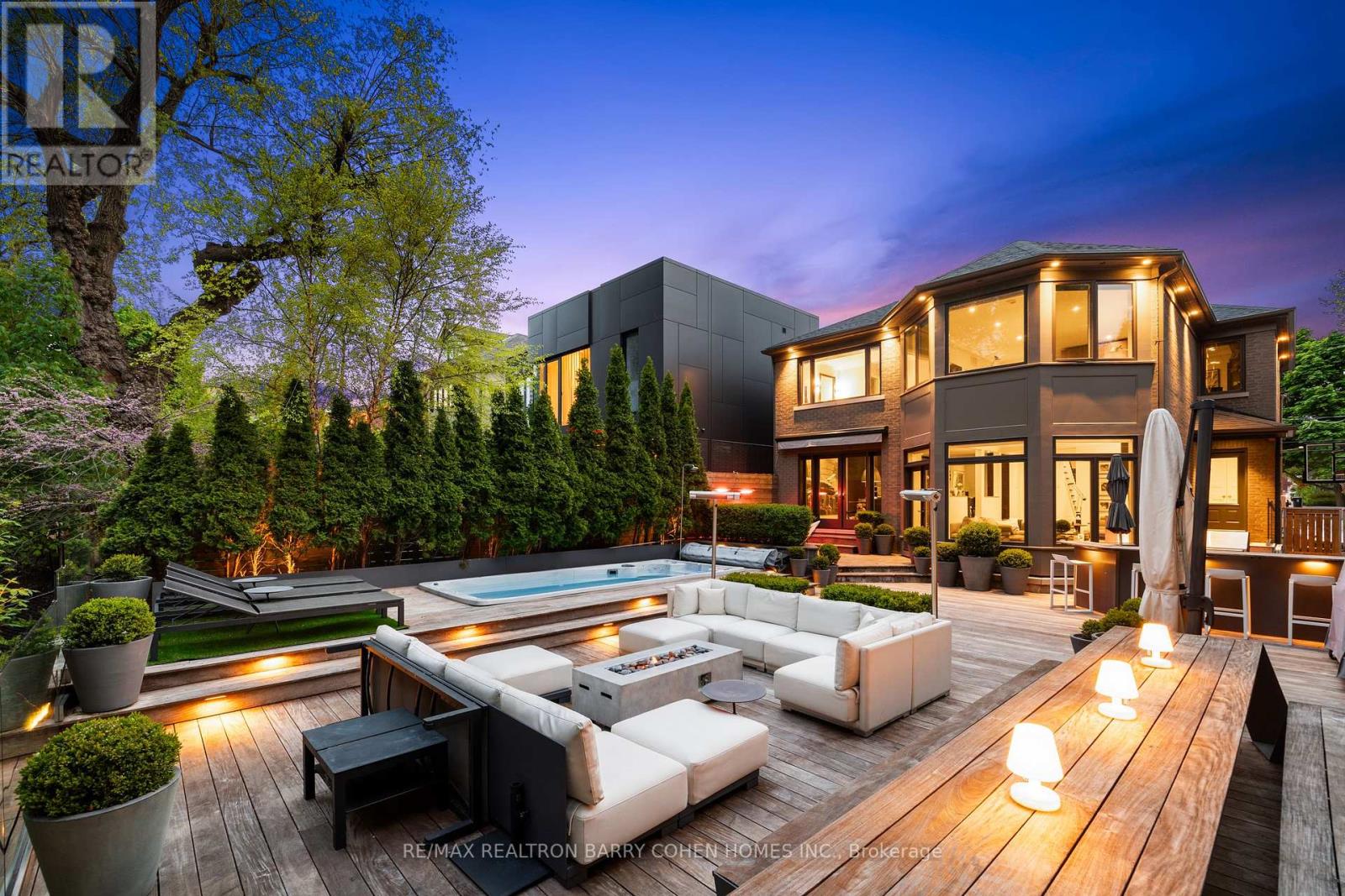 215 LONSMOUNT DRIVE