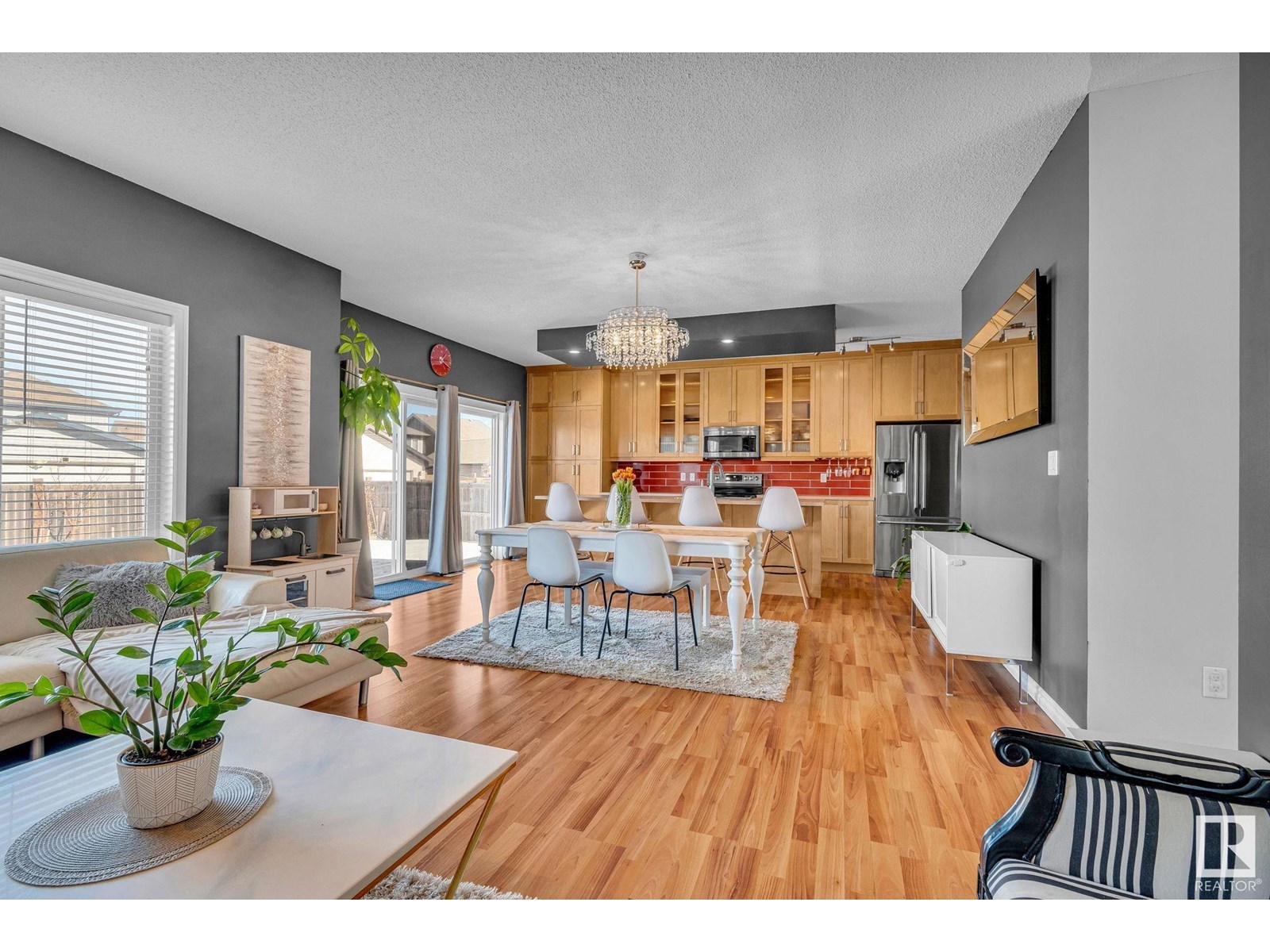 5816 168 AV NW