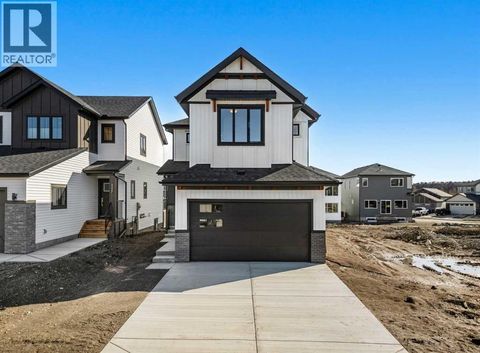 121 Quartz Crescent Cochrane AB T4C3G2