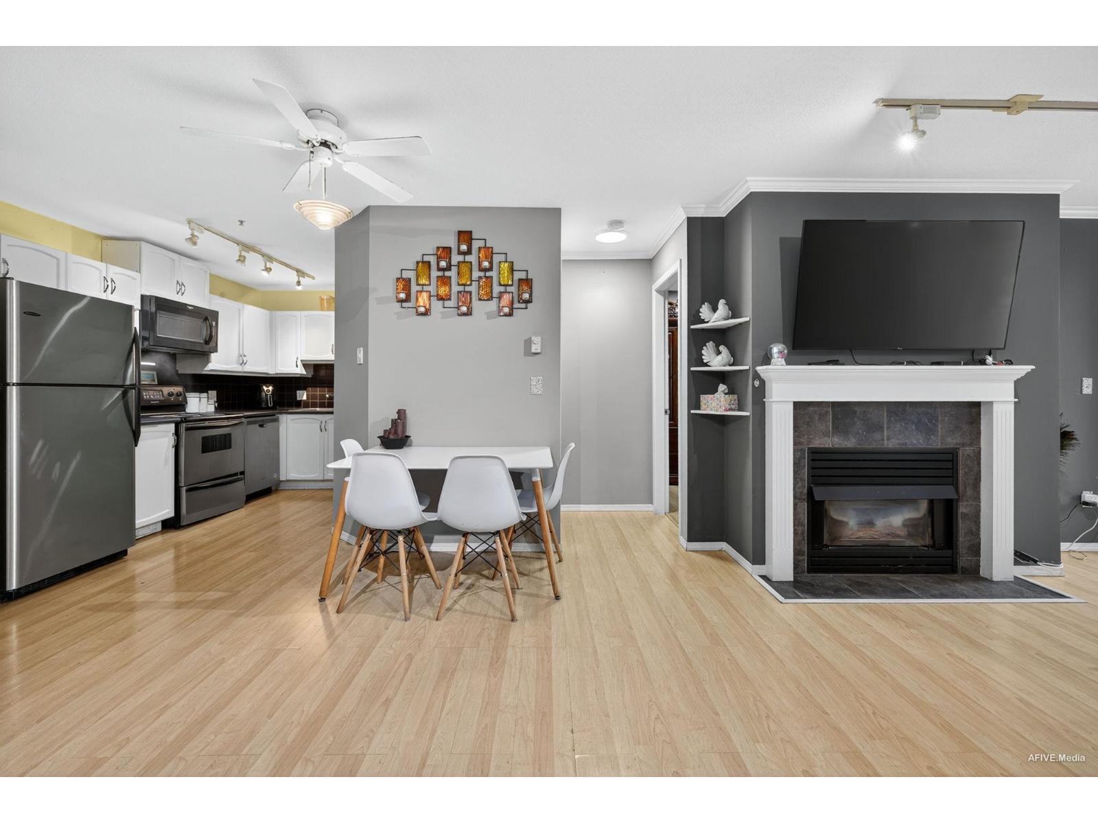 307 2958 TRETHEWEY STREET