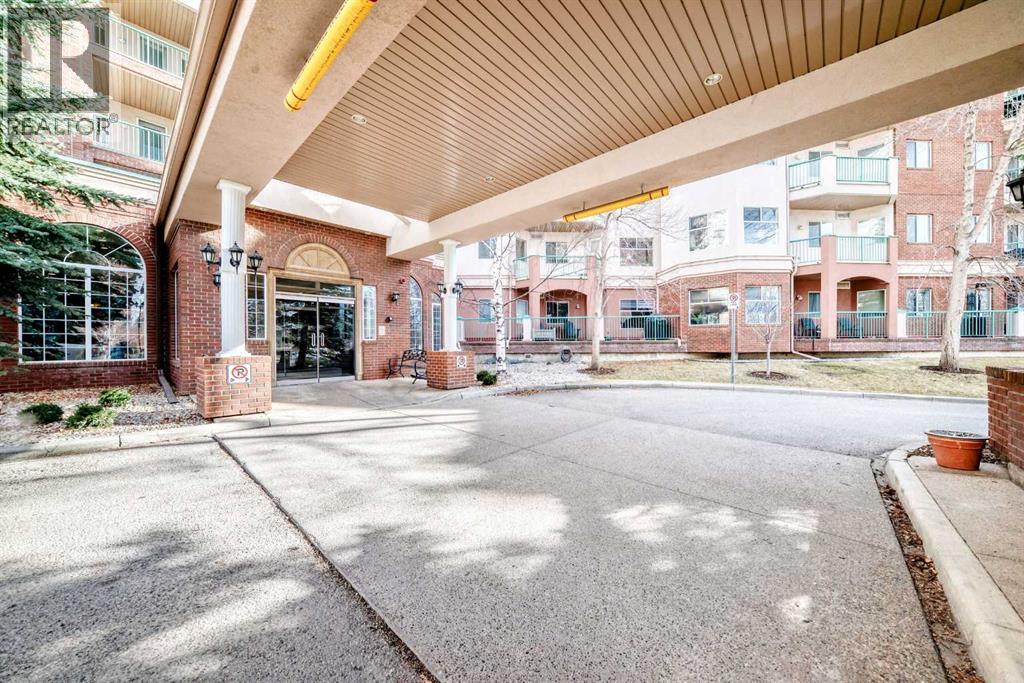 317, 200 Lincoln Way SW