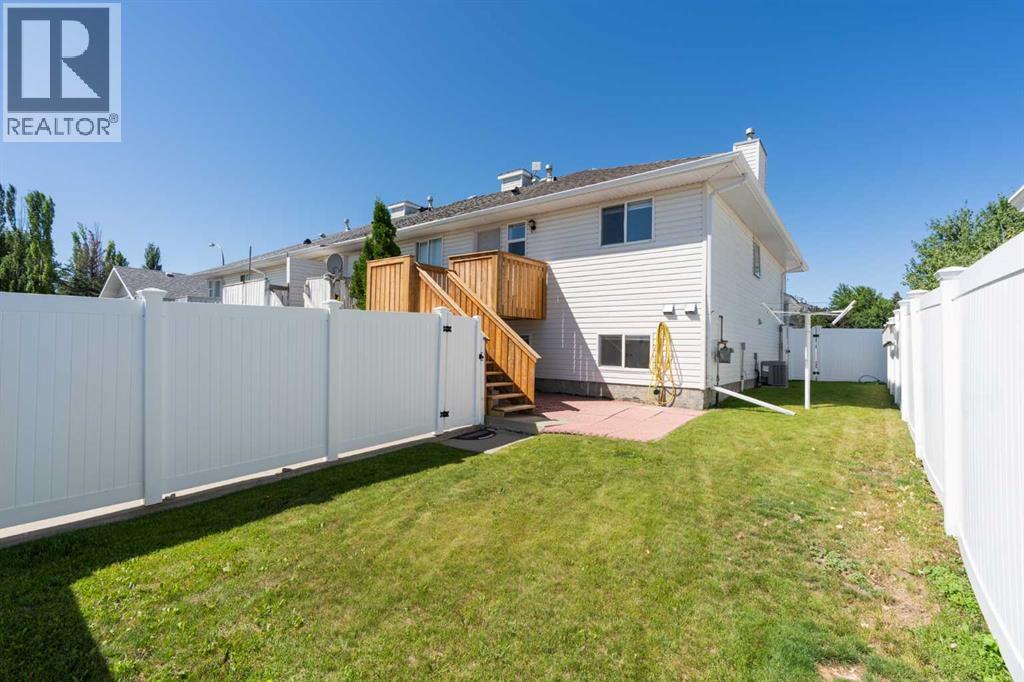 19 Chilcotin Lane W