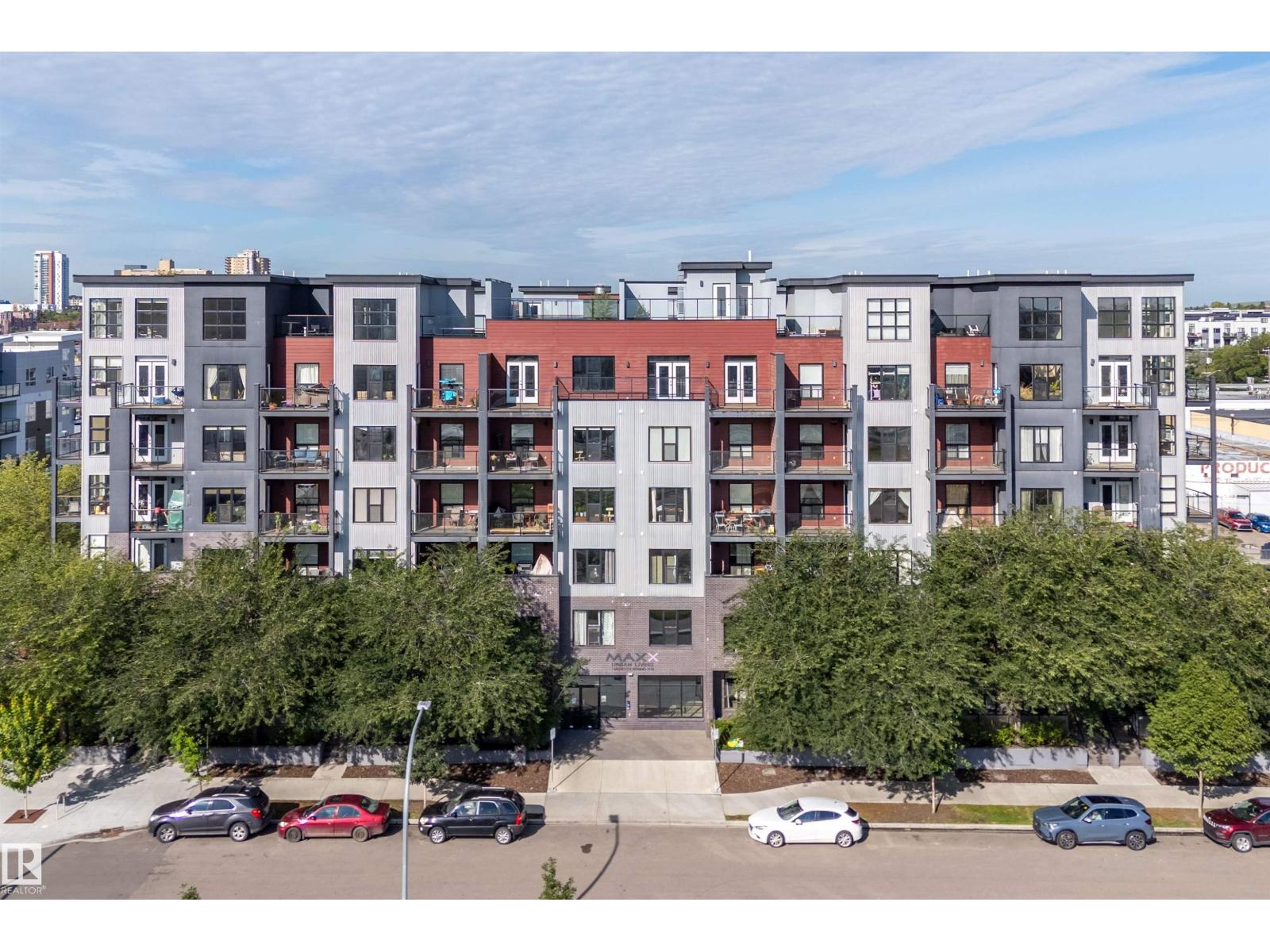 #406 10518 113 ST NW