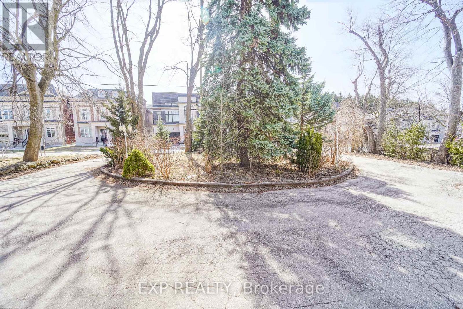 142 HILLSVIEW DRIVE
