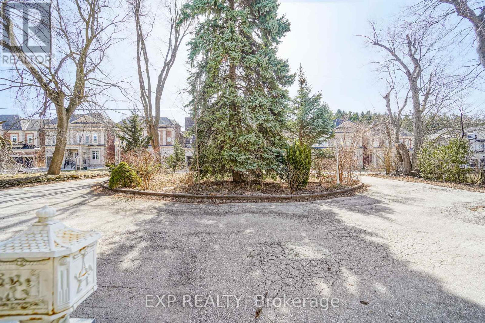 142 HILLSVIEW DRIVE