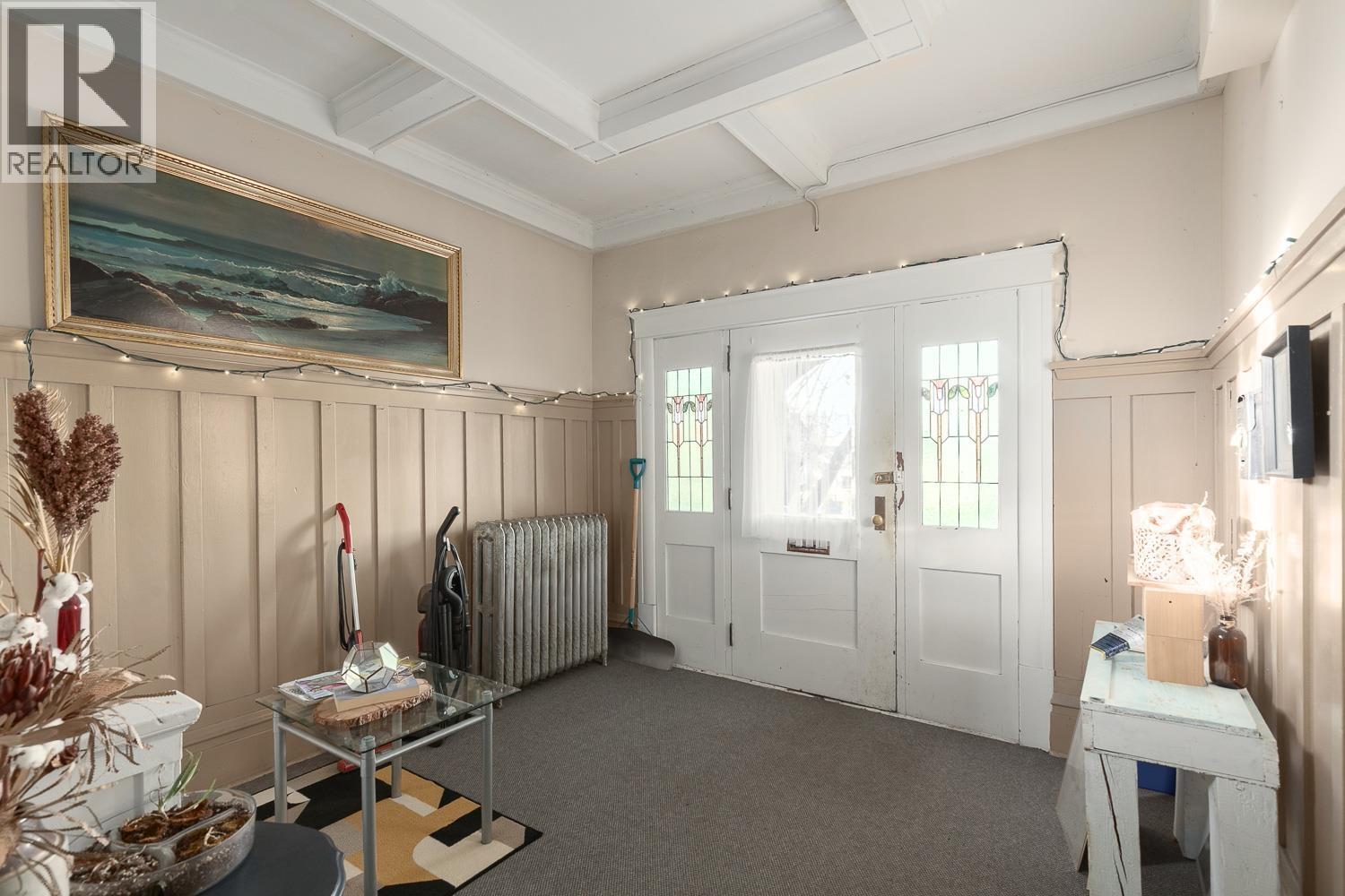 236 W 12TH AVENUE