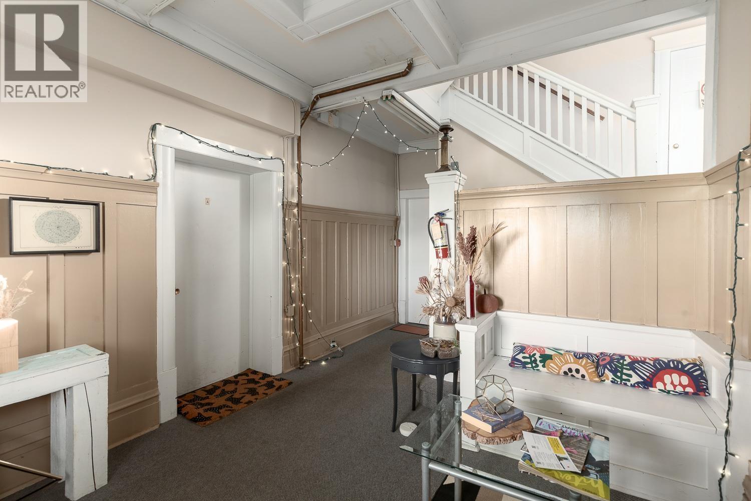 236 W 12TH AVENUE