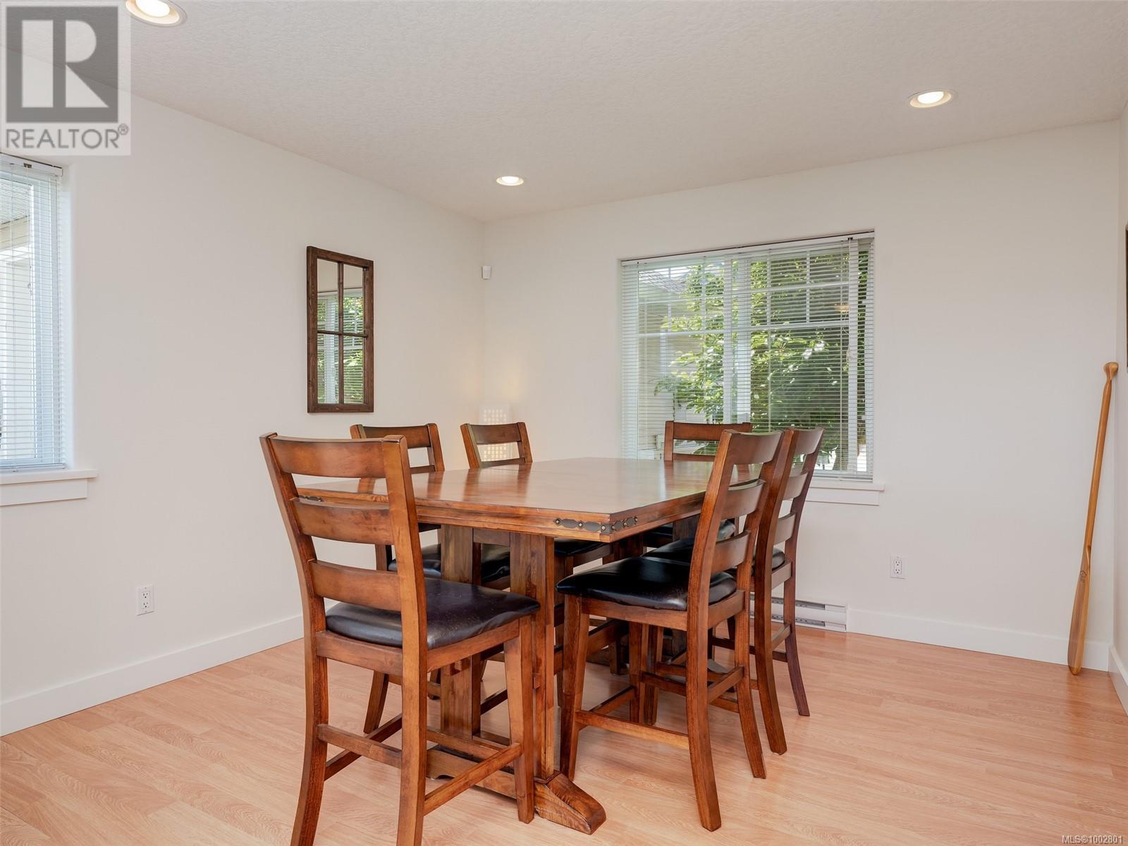2 921 Colville Rd