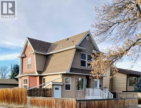 114 15 Street N Lethbridge AB T1H2X4