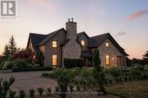 8301 LEEMING ROAD Hamilton (Mount Hope) ON L0R1W0