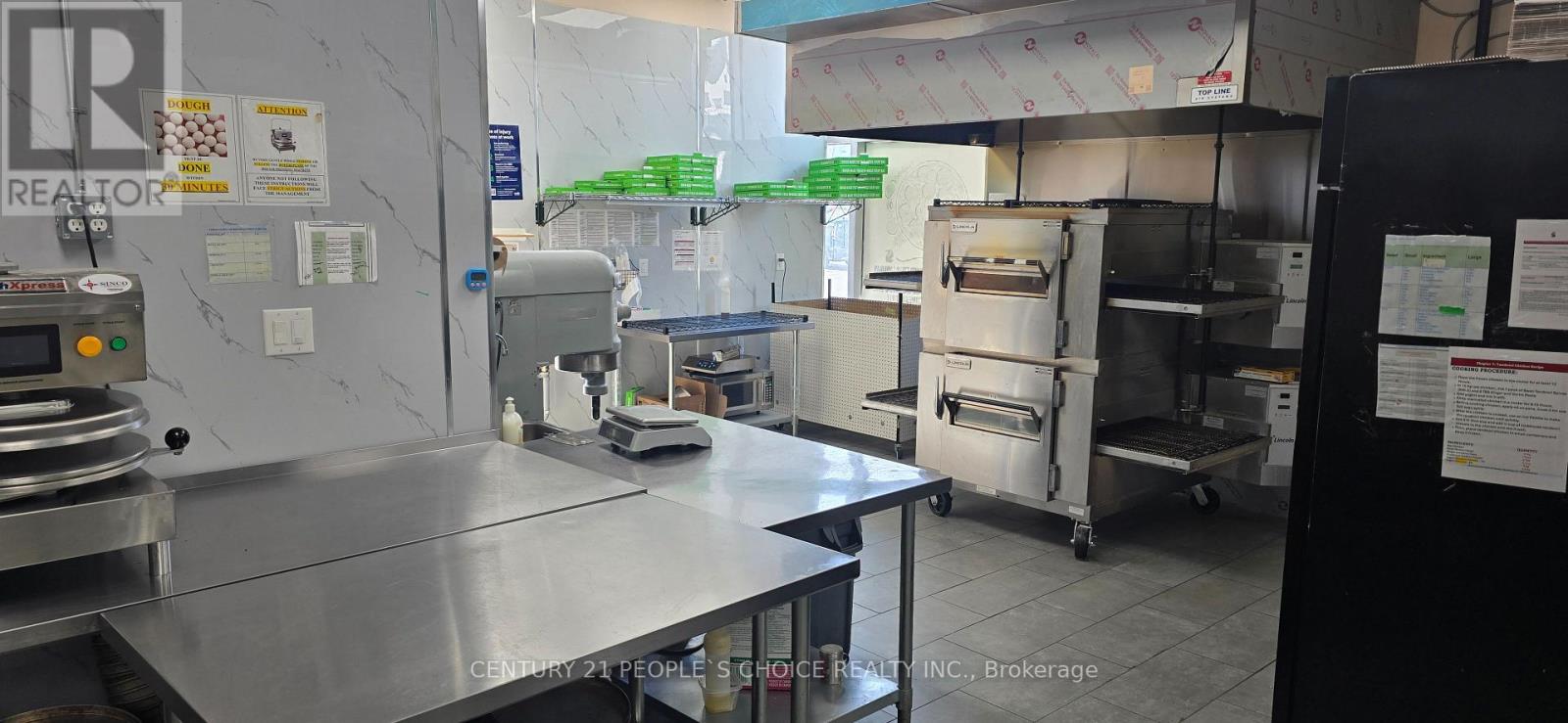 C4 - 702 WOOLWICH STREET